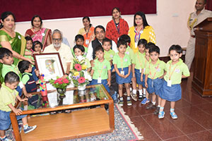 Hon'ble Governor Prof. Ganeshi Lal at the Children's Day celebration at Raj Bhavan on 14.11.2019.