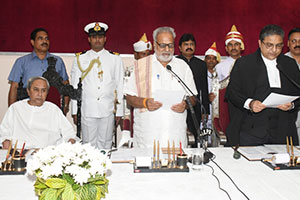 Hon’ble Governor Prof. Ganeshi Lal takes oath as Governor of Odisha on May 29, 2018. Odisha Chief Minister Naveen Patnaik, many state ministers and senior government officers were present during the oath taking ceremony.
