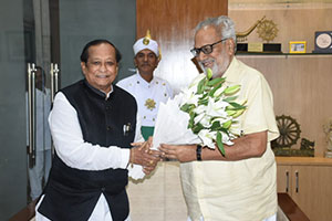 Hon'ble Speaker, Odisha Legislative Assembly, paid a courtesy call on Hon'ble Governor Prof. Ganeshi Lal at Raj Bhavan on 14.11.2019.