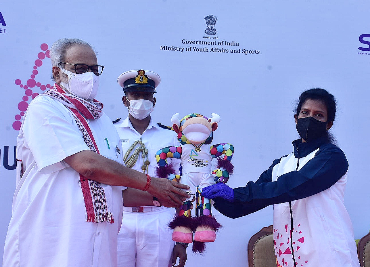 Eminent footballer  Shradhanjali Samantray handed over the CWG2022 Queen's Baton to Hon'ble Governor Prof Ganeshi Lal at Raj Bhawan today during its relay tour in Odisha.