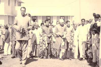 Prime Minister Nehru given warm welcome at Paradeep 