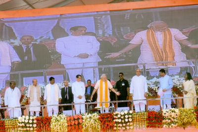 Hon’ble Prime Minister Shri Narendra Modi with Governor Dr. Jamir and Chief Minister Shri Patnaik at the dedication ceremony of Paradeep Refinery to the Nation at Paradeep on  07.03.2016  