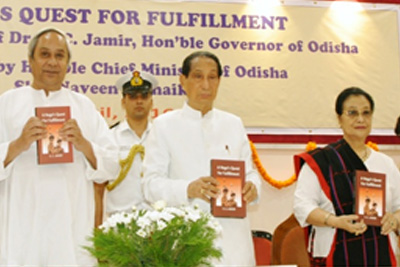 Chief Minister Shri Naveen Patnaik releases ‘A Naga’s Quest for Fulfillment’, autobiography of Governor  Dr. S.C. Jamir in Raj Bhavan on 07.04.2016.